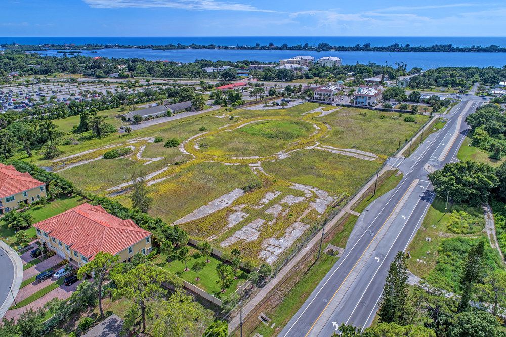 MULTI-FAMILY SITE IN OSPREY, FL: 174 E. Bay St., Osprey, FL 34229